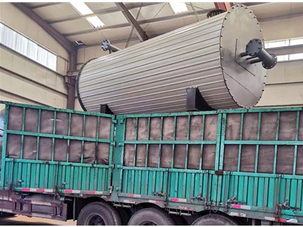 2噸導熱油鍋爐裝車發(fā)貨中